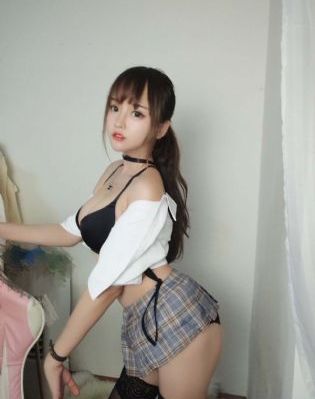 qq欧美黑白男生头像_1080免费在线观看