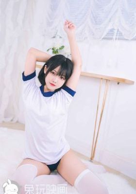 欧美时尚达人大衣街拍_BD迅雷电影在线